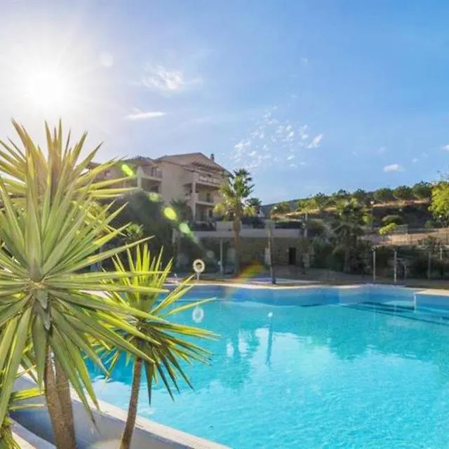 Sea And Mountain View Apartment With 4 Pools Эстепона
